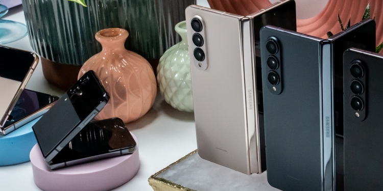 samsung-z-fold4-z-flip4-m36-ve-f36-modelleri-ucun-sabit-one-ui-8-yenilenmesi-teqdim-edib